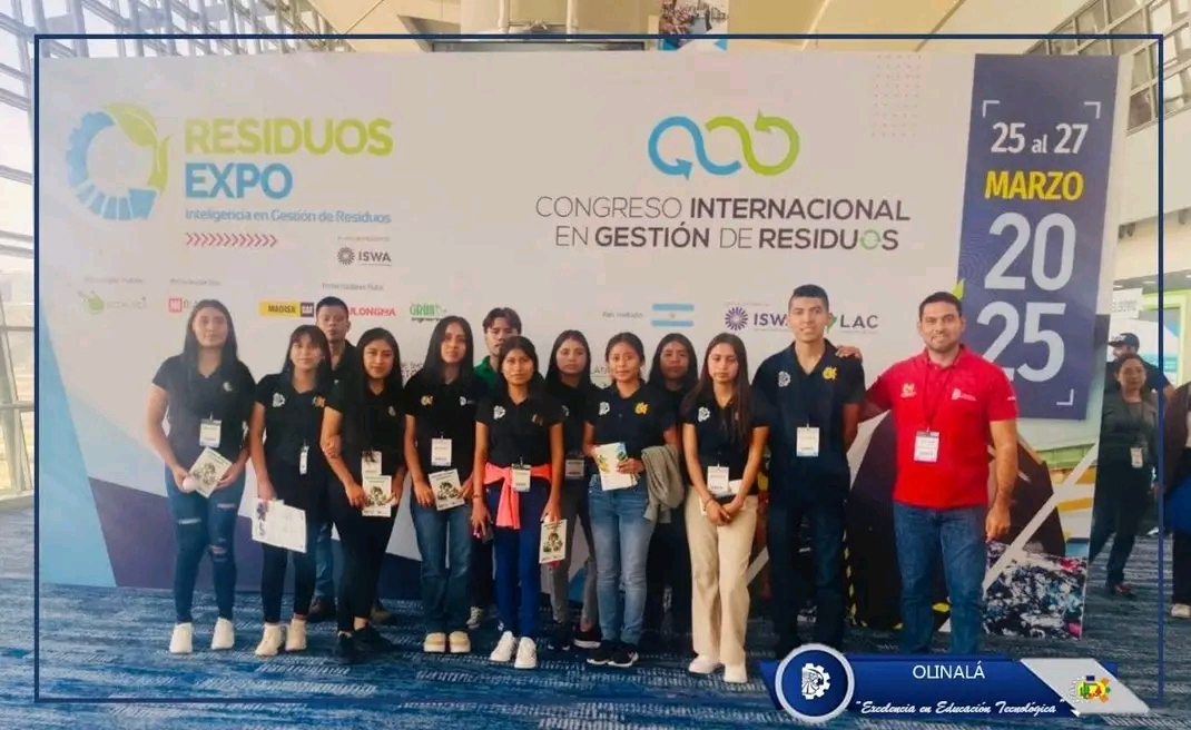 Estudiantes de Ingeniería Ambiental en prácticas de campo